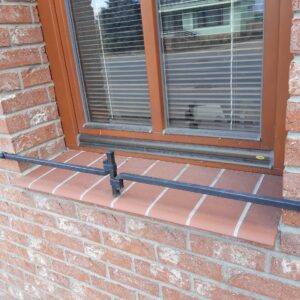 Kovaný držák květináče